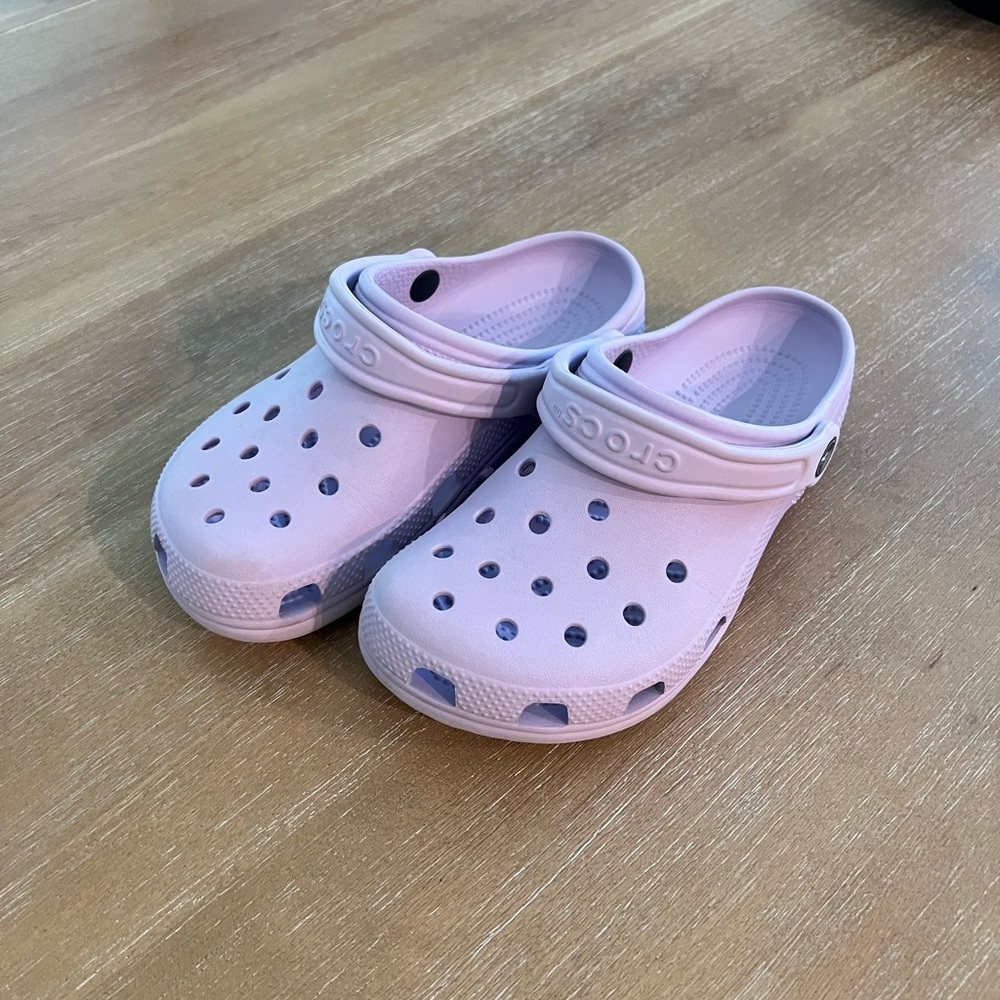 Girls Lavender Crocs
